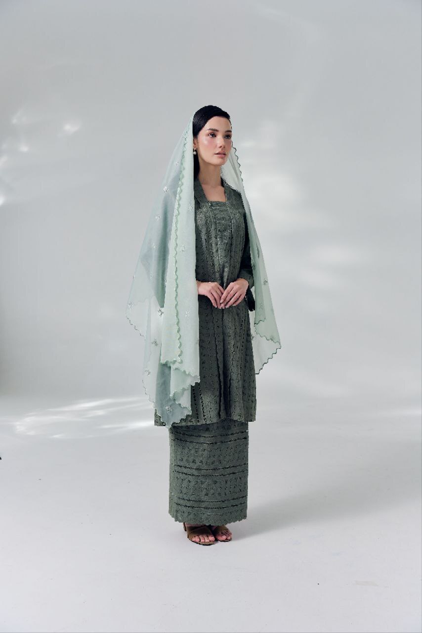 photo_6204017076268108620_y