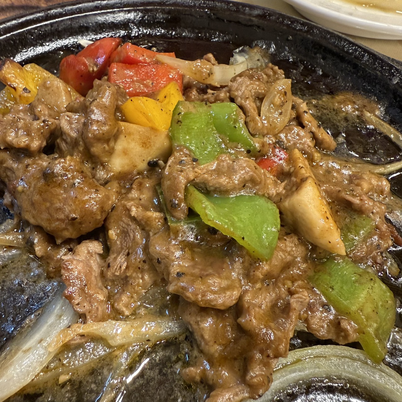 鐵板牛肉_鮮來美食小館