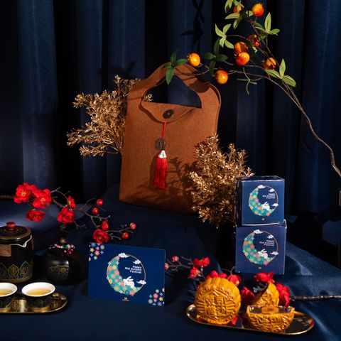 mid-autumn-gift-autumn-set-brown-felt-tessel-bag-portrait_lrvvqa