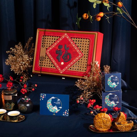 mid-autumn-gift-celestial-premium-wooden-box-closed-square_wscj9u