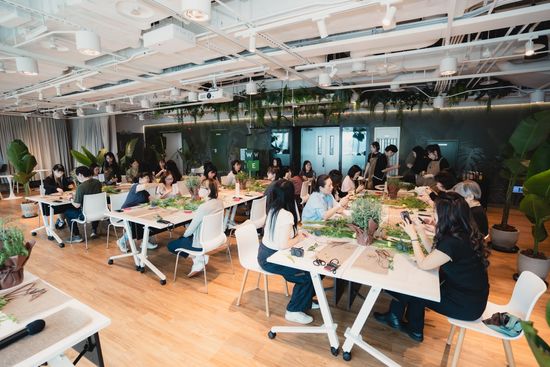 企業進修｜福委團康課程 | 微光花藝｜鮮花、永生花、花藝佈置｜台北花店、高雄花店推薦