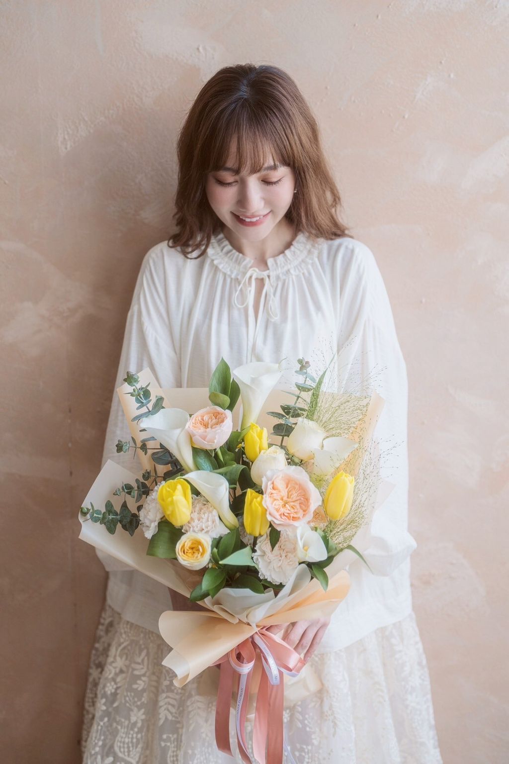 LINE_ALBUM_$3600黃白色海芋花束（花面寬30公分 高50公分）_250910_4