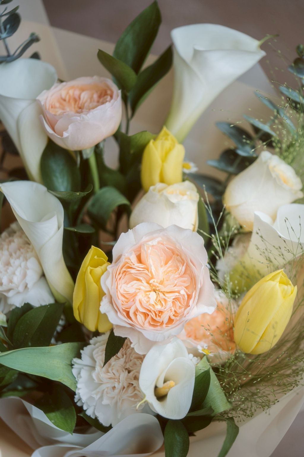 LINE_ALBUM_$3600黃白色海芋花束（花面寬30公分 高50公分）_250910_6