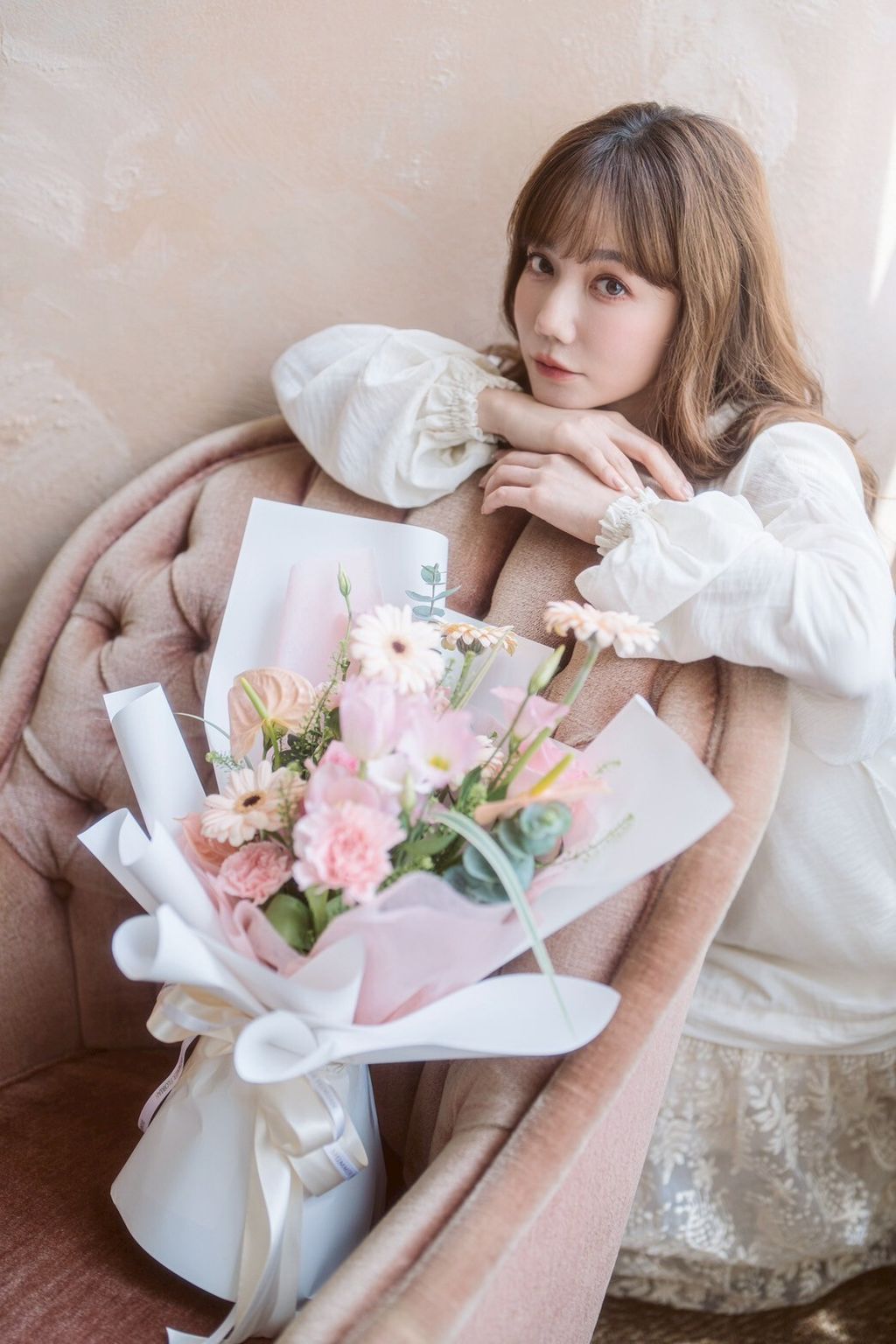 LINE_ALBUM_$2800柔和粉杏色花束(花面寬30公分 高50公分)_250910_1