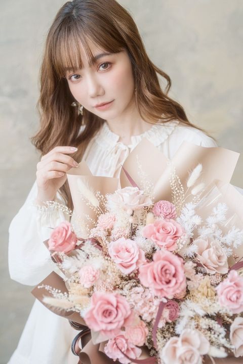 LINE_ALBUM_12朵永生大玫瑰花束$5200_250914_8