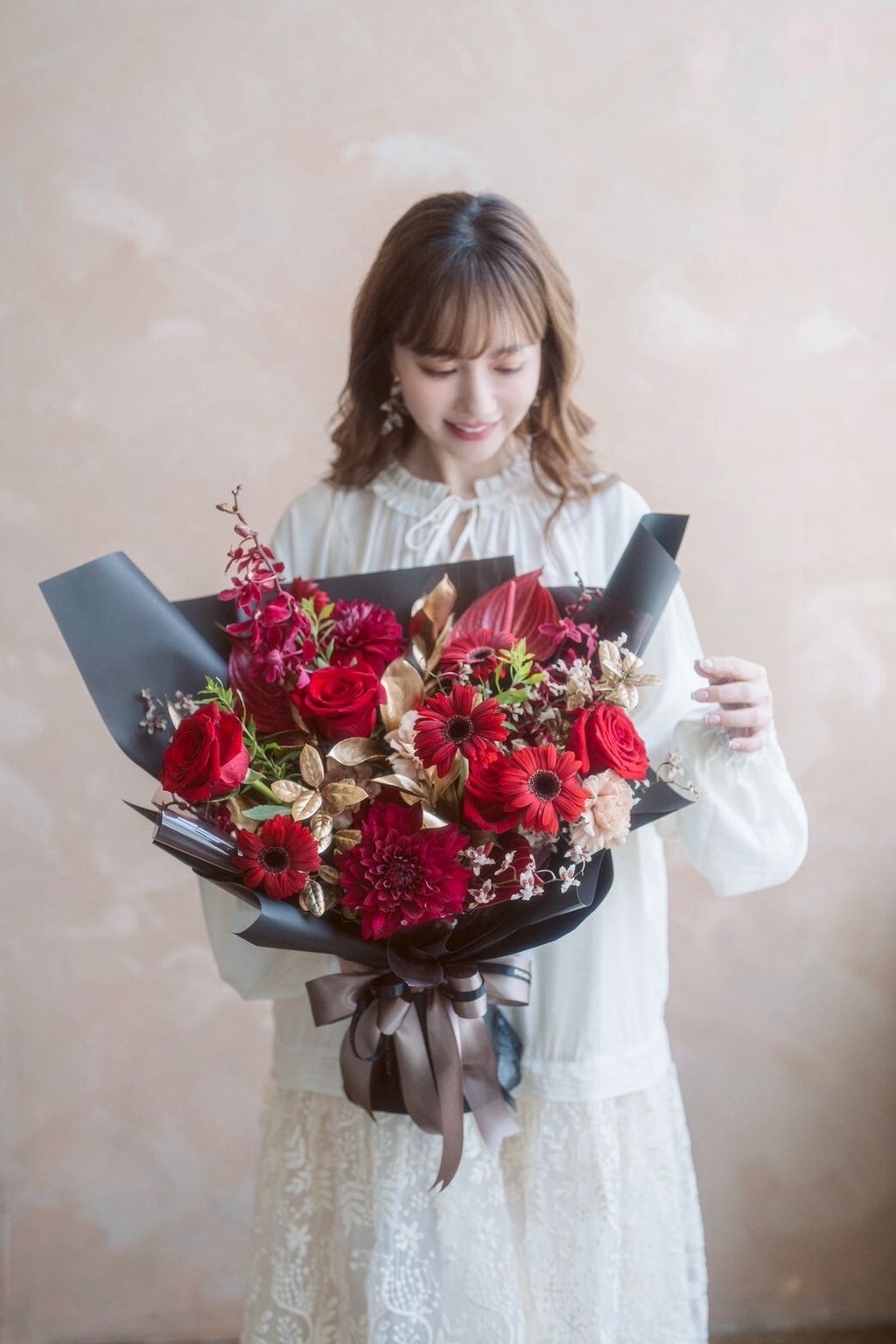 LINE_ALBUM_$4200 紅金色花束_250916_19