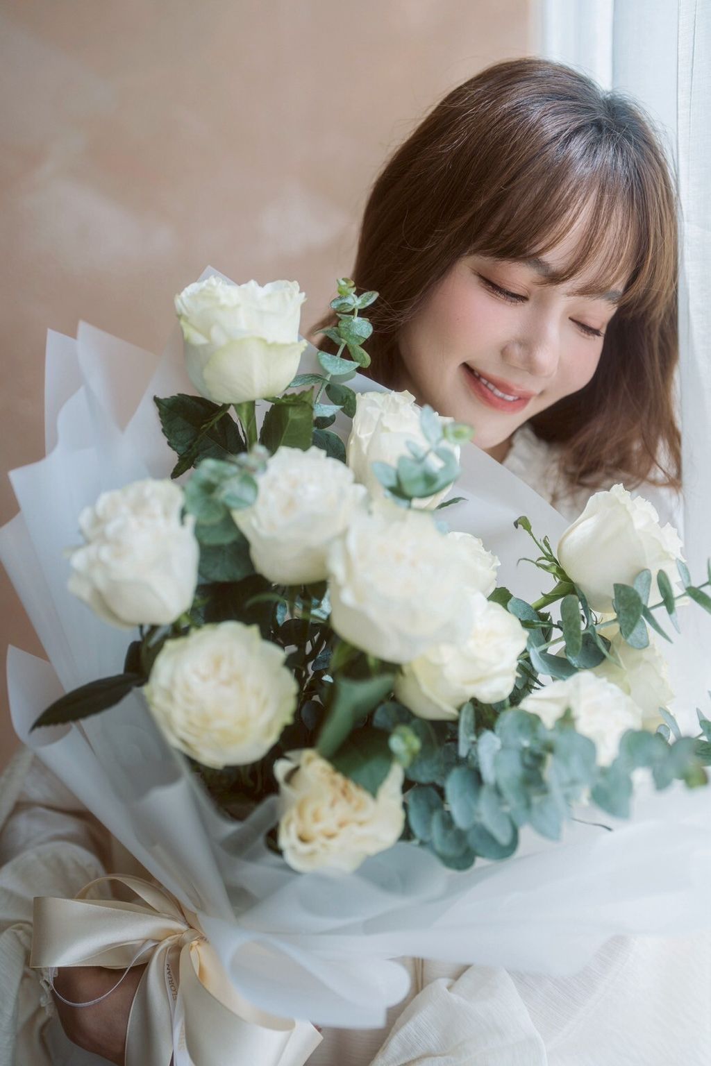 LINE_ALBUM_$2600白玫瑰（花面寬30公分、高50公分）_250910_5