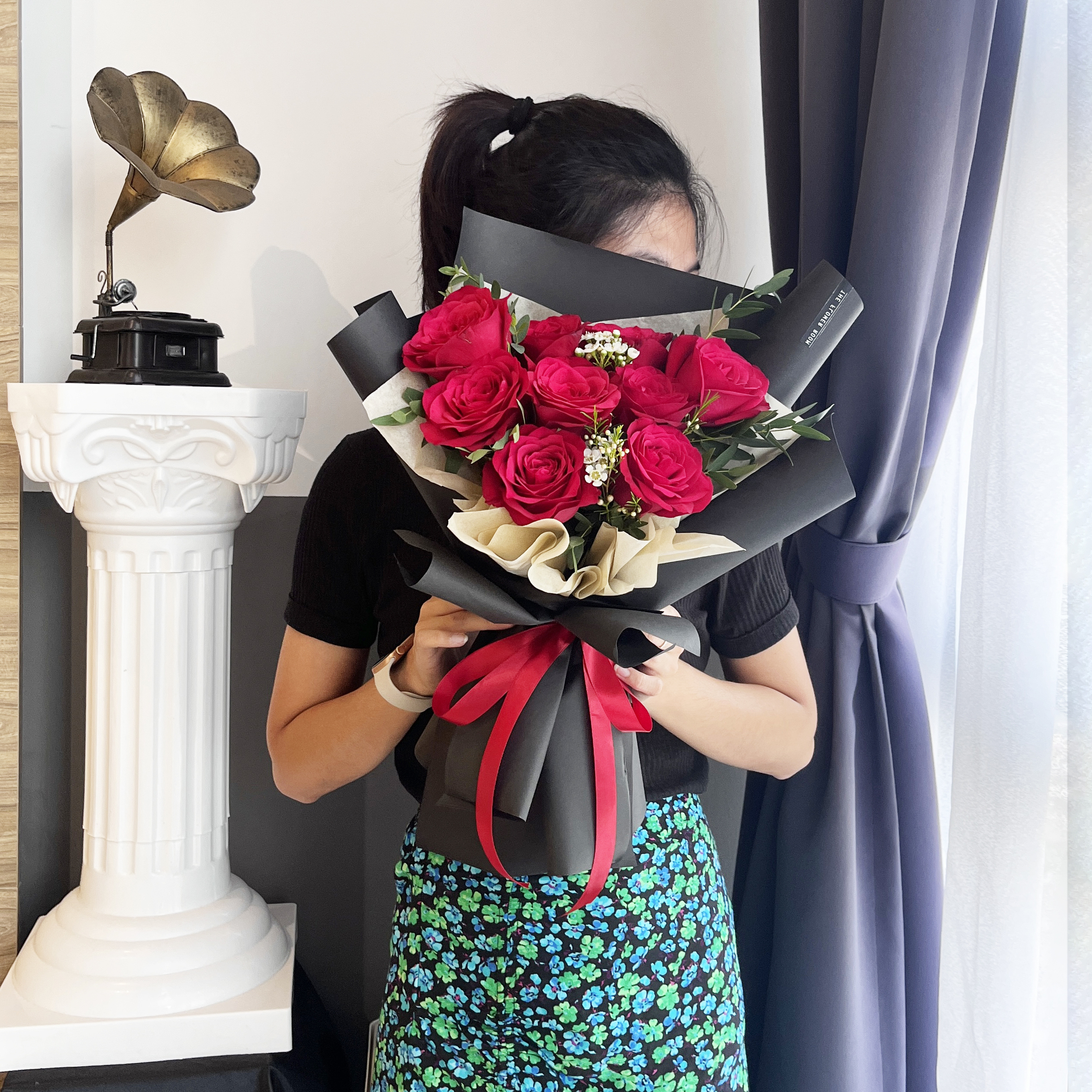 9 roses bouquet 2