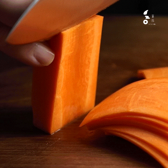 GIF-電木主廚刀-切蘿蔔