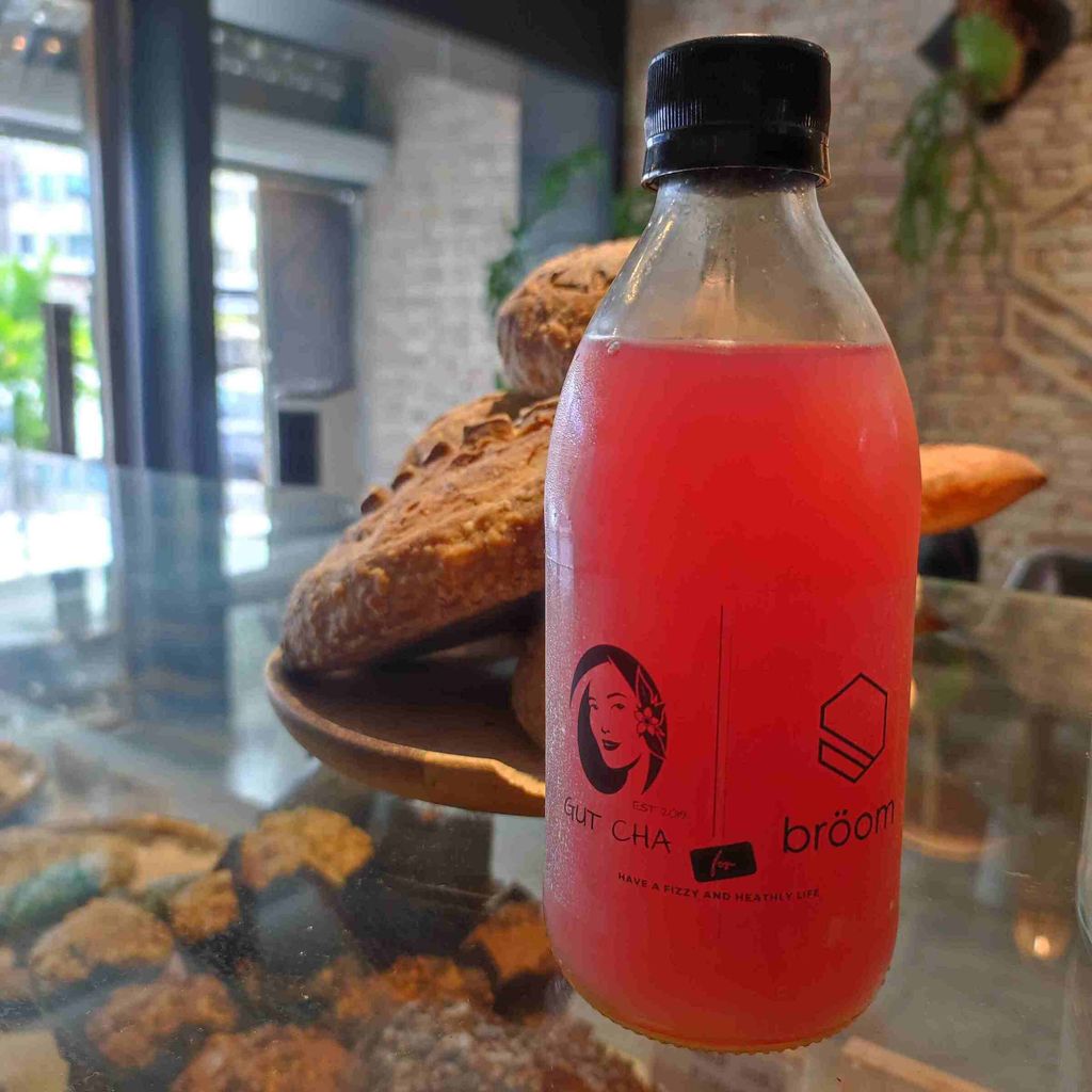 Raspberry Lychee Kombucha Tea bröom Artisan Bakery & Kitchen