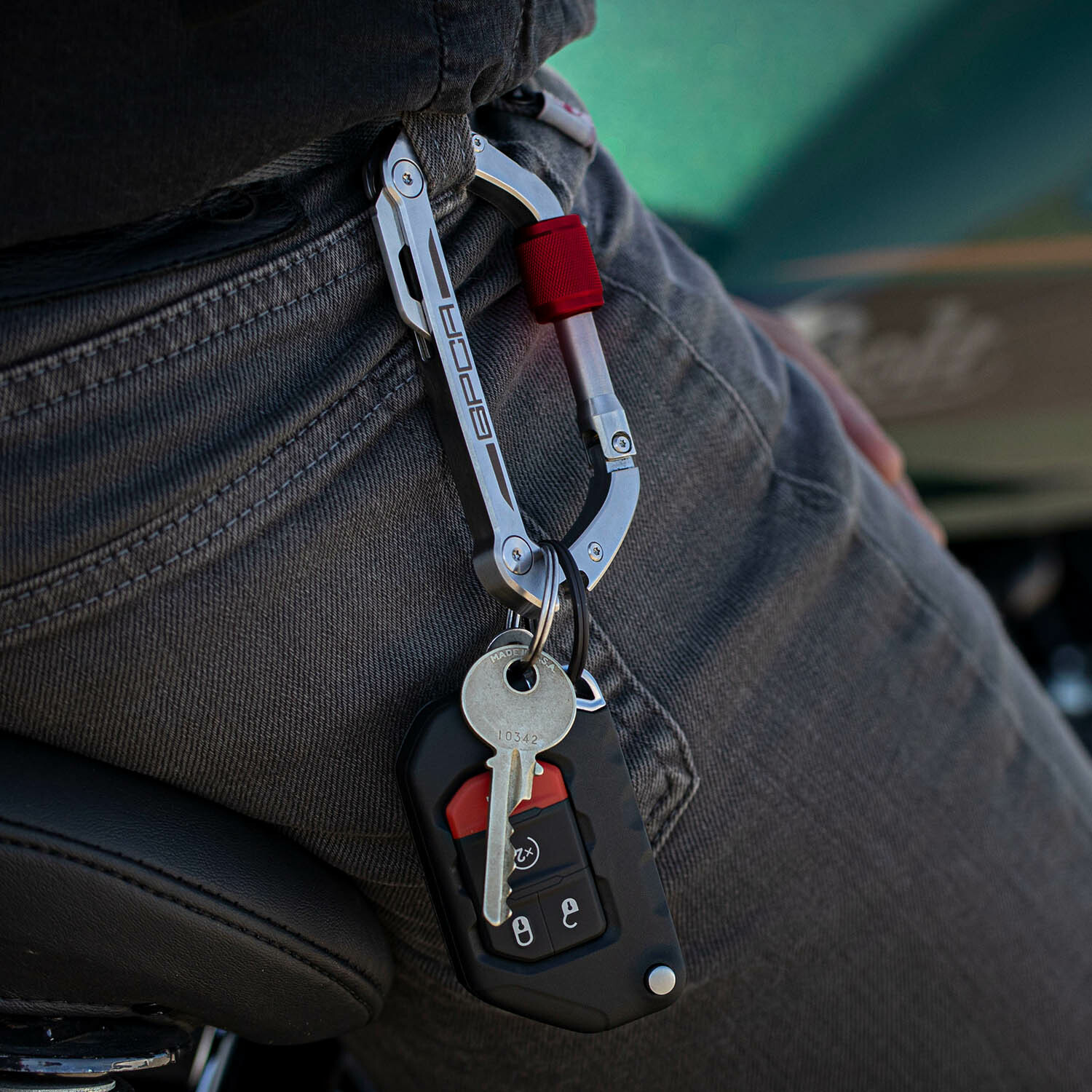 gpca-carabiner-red-ring-add-on_0000_655A6957 red.jpg