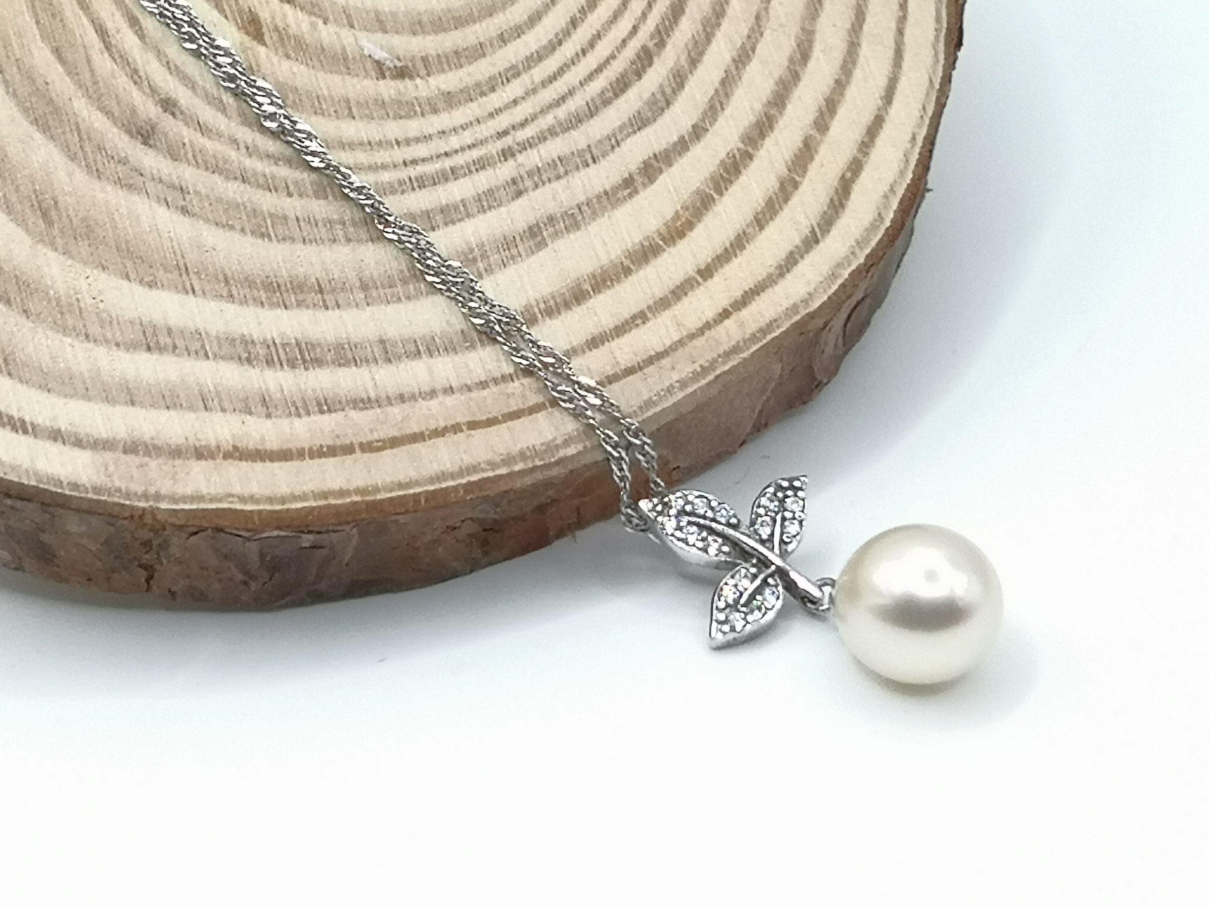 🍀 P043 - 925 Silver Inlaid Pearl Pendant Necklace  925银镶嵌 珍珠吊坠 项链