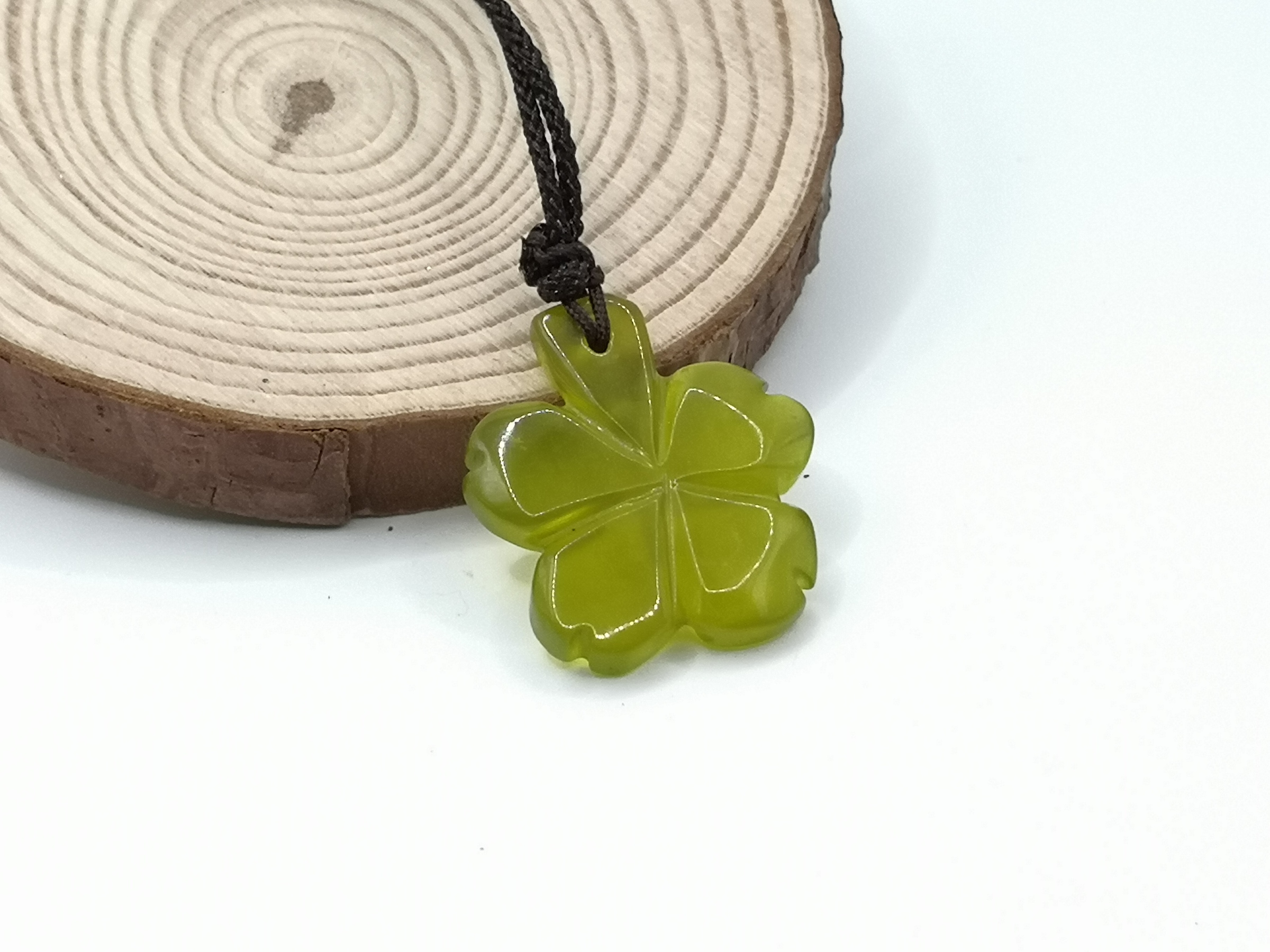 🍀 P055 - Natural Serpentine Jade Four-Leaf Clover Pendant 天然岫