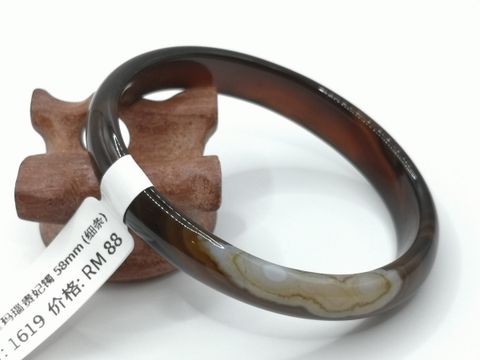 B1619A.jpg