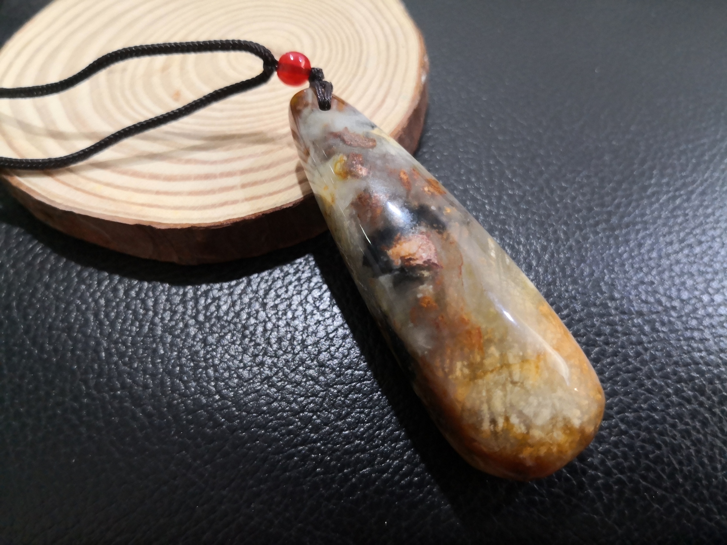 🍀 P083 - Natural Serpentine Jade Pendant With Necklace Rope 天然辽阳透红 水滴 吊坠 配项链绳