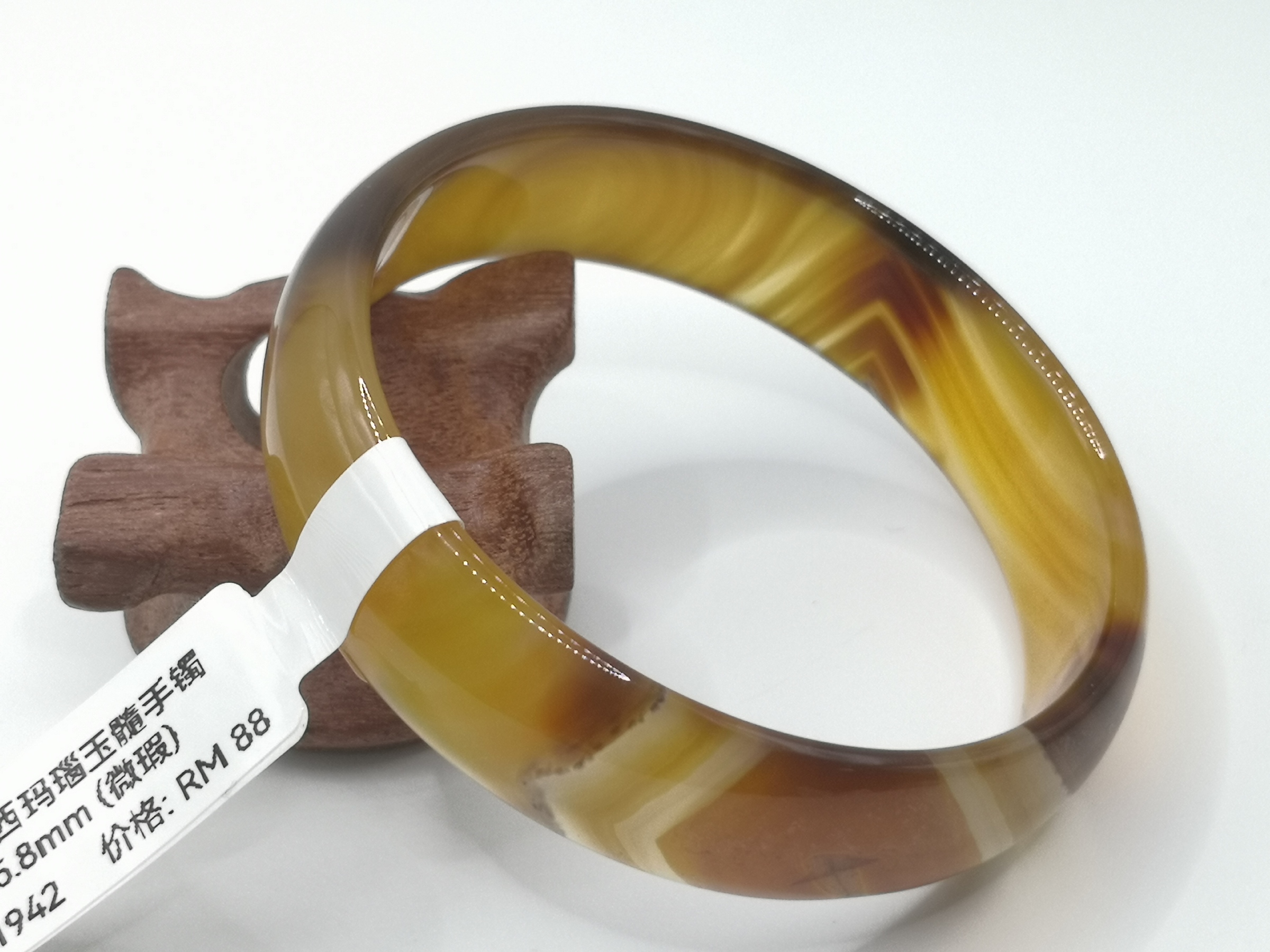 🍀 B1942 - Natural Brazil Agate Chalcedony Bangle 55mm (Slightly flawed) 天然巴西玛瑙玉髓手镯 55mm (微瑕)