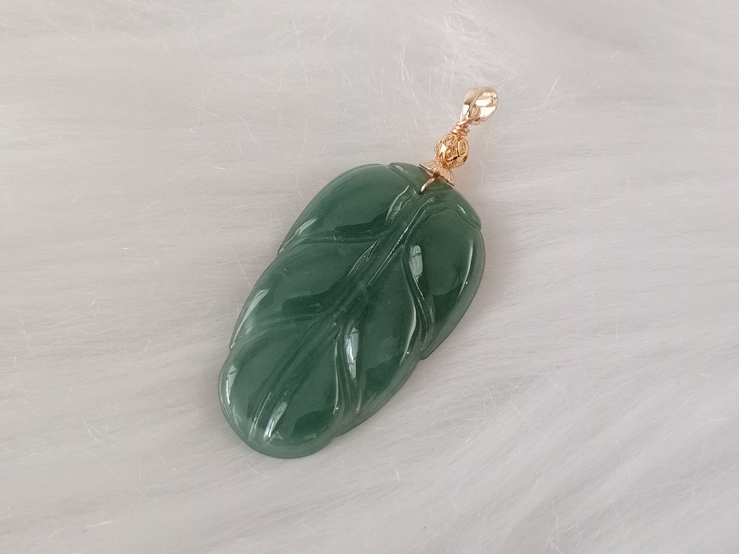 🍀 P170 - Natural Myanmar Jadeite Jade Leaf Pendant with 14K gold pendant buckle head 天然缅甸翡翠A货蓝冰叶子 