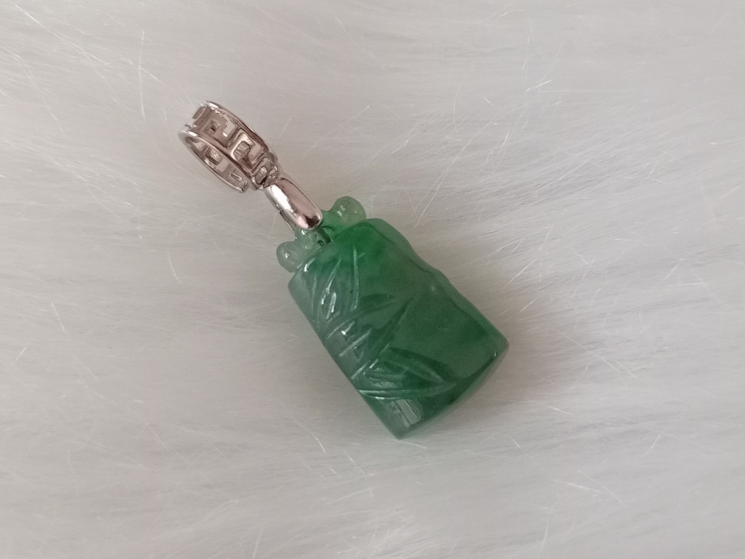 🍀 P153 - Natural Myanmar Jadeite Jade Pendant with 925 silver pendant buckle head 天然缅甸翡翠A货深绿冰 