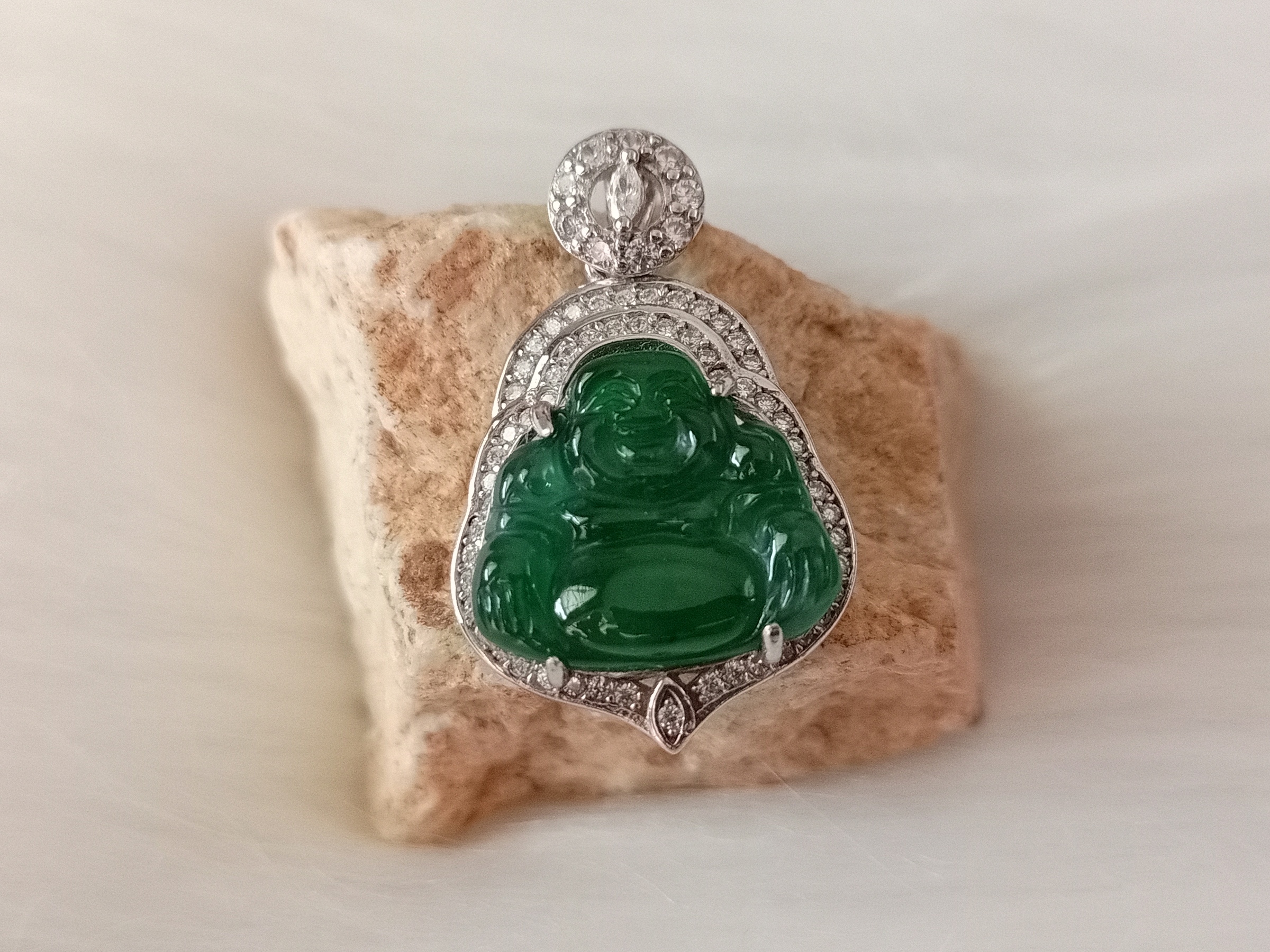 🍀 P209 - Natural Myanmar Jadeite Jade 