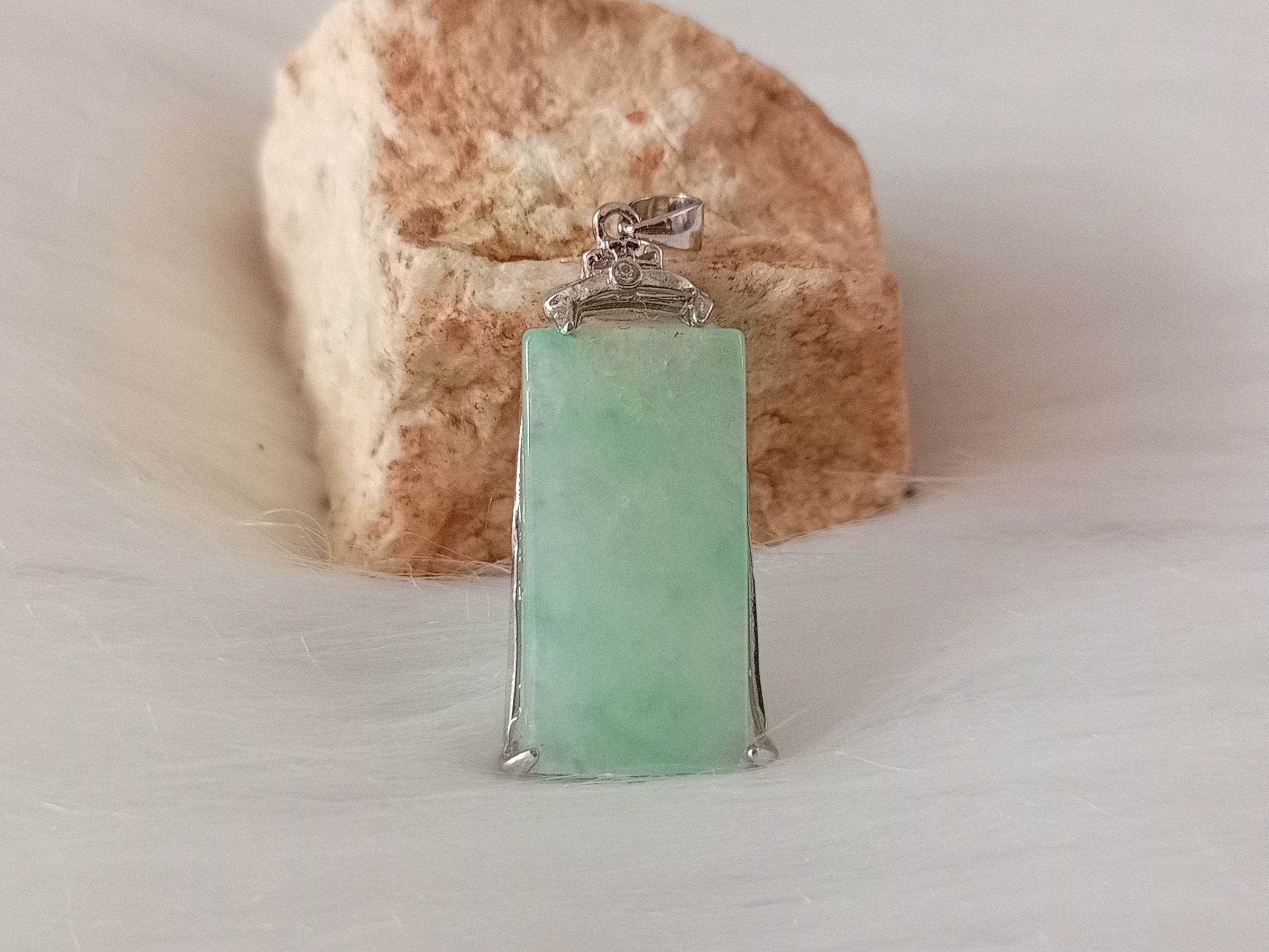 🍀 P238 - Natural Myanmar Jadeite Jade Pendant (Slightly flawed) 天然缅甸翡翠A货 