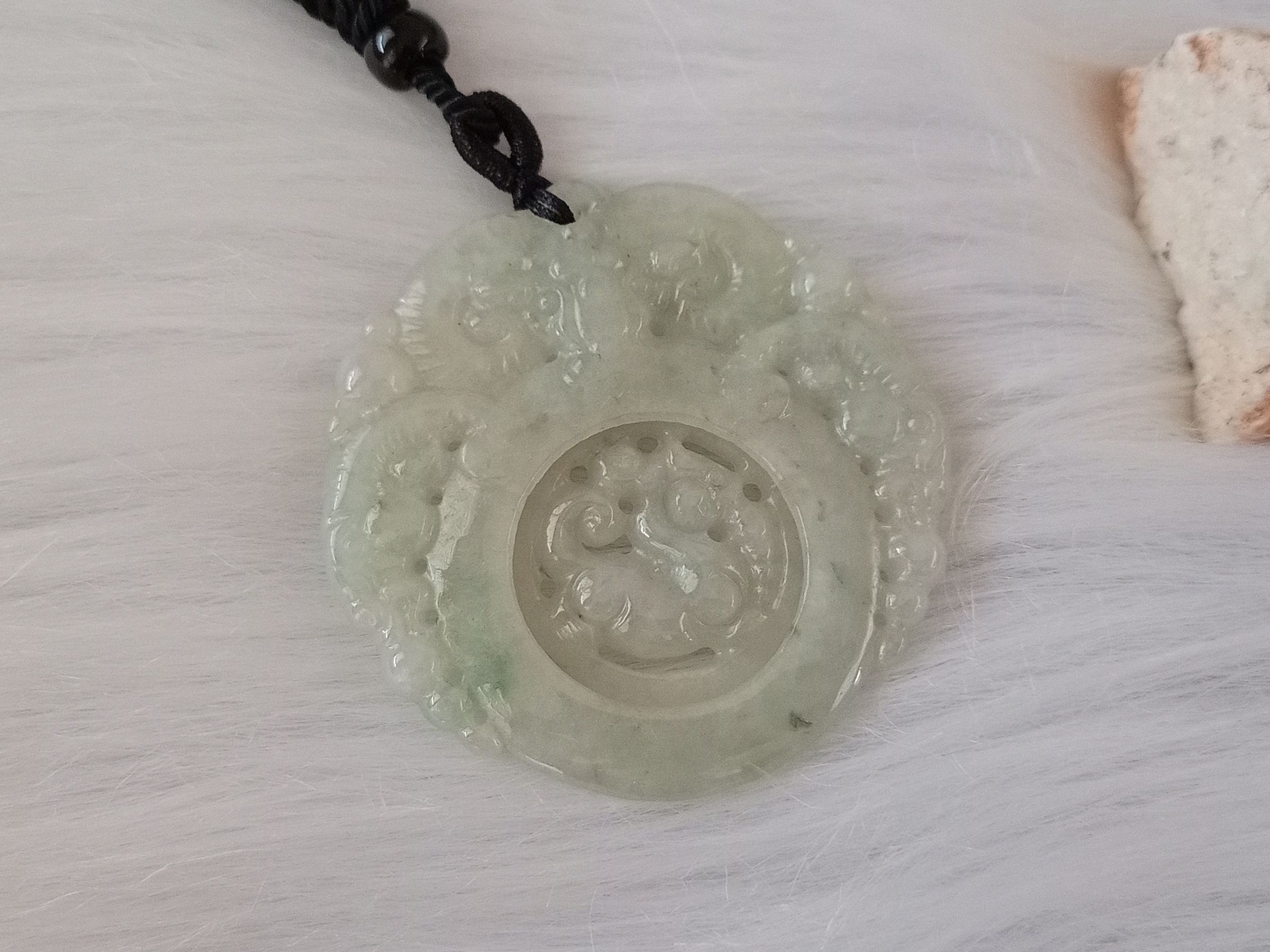 🍀 P251 - Natural Myanmar Jadeite Jade Pendant with Necklace Rope (with certificate) 天然缅甸翡翠A货淡绿色 