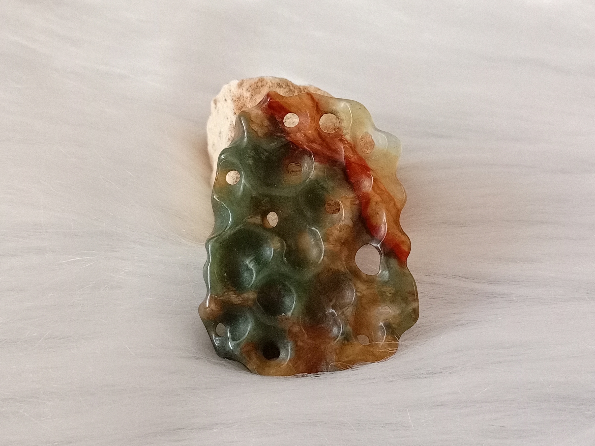 🍀 P262- Natural Serpentine Jade Pendant 天然岫岩玉石王镂空裸石吊坠