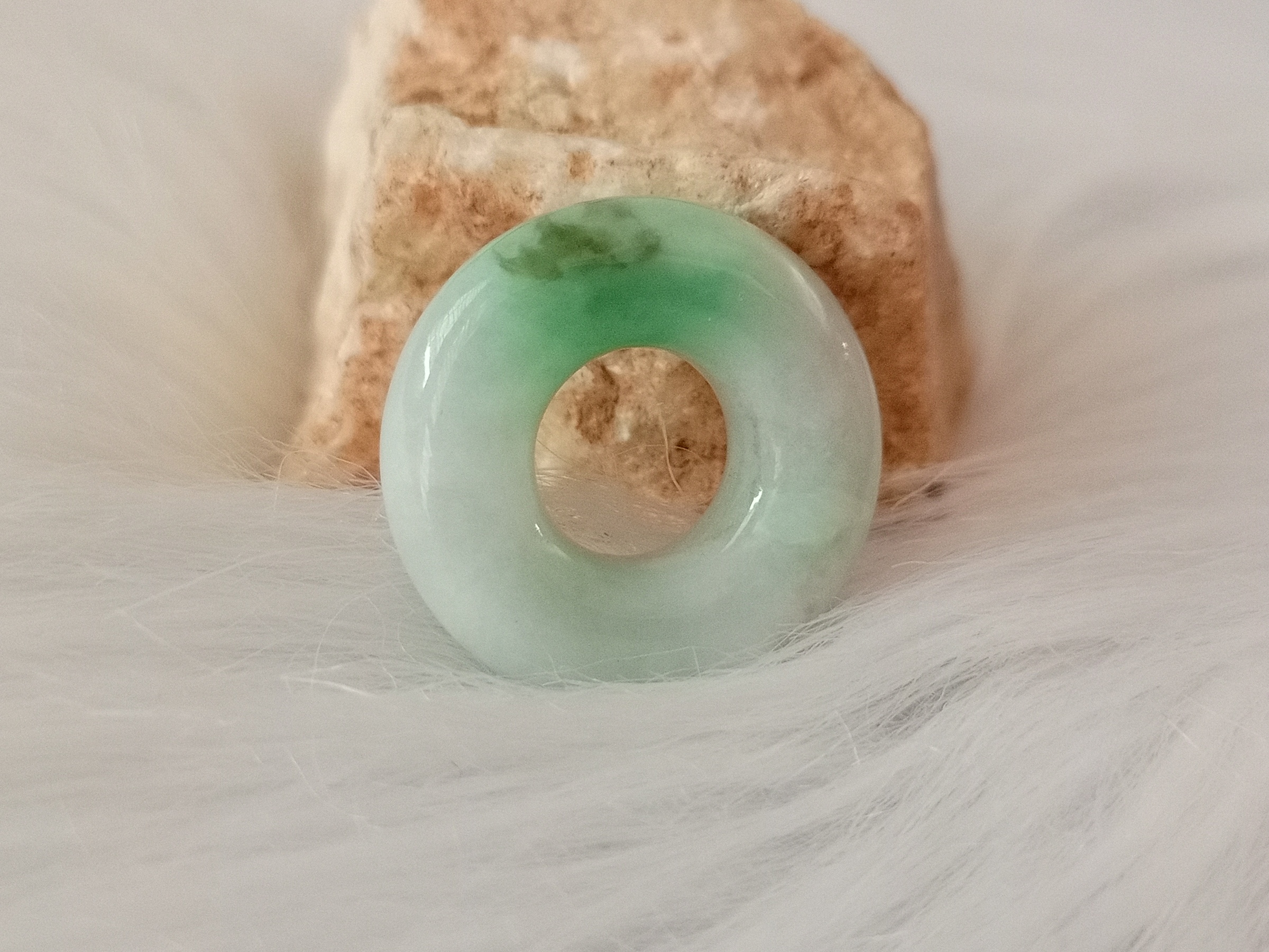 🍀 P330 - Natural Myanmar Jadeite Jade Pendant  (Got inner cotton line) 天然缅甸翡翠A货阳绿 