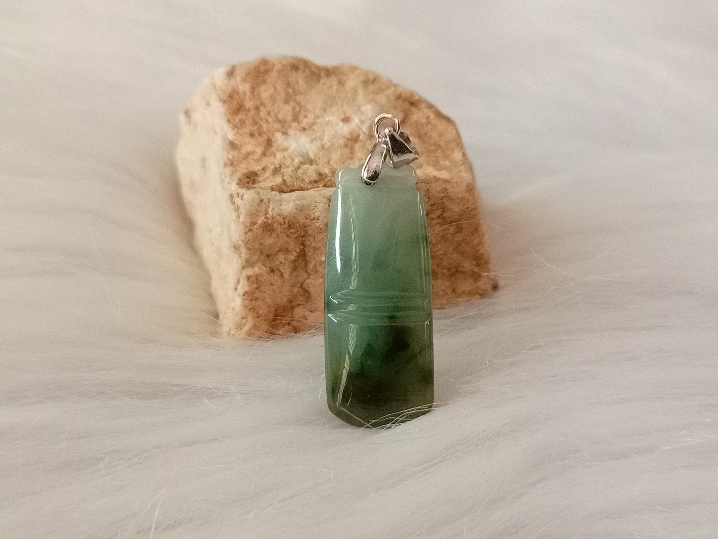 🍀 P402 - Natural Myanmar Jadeite Jade Pendant (Slightly flawed) 天然缅甸翡翠A货深浅绿冰 