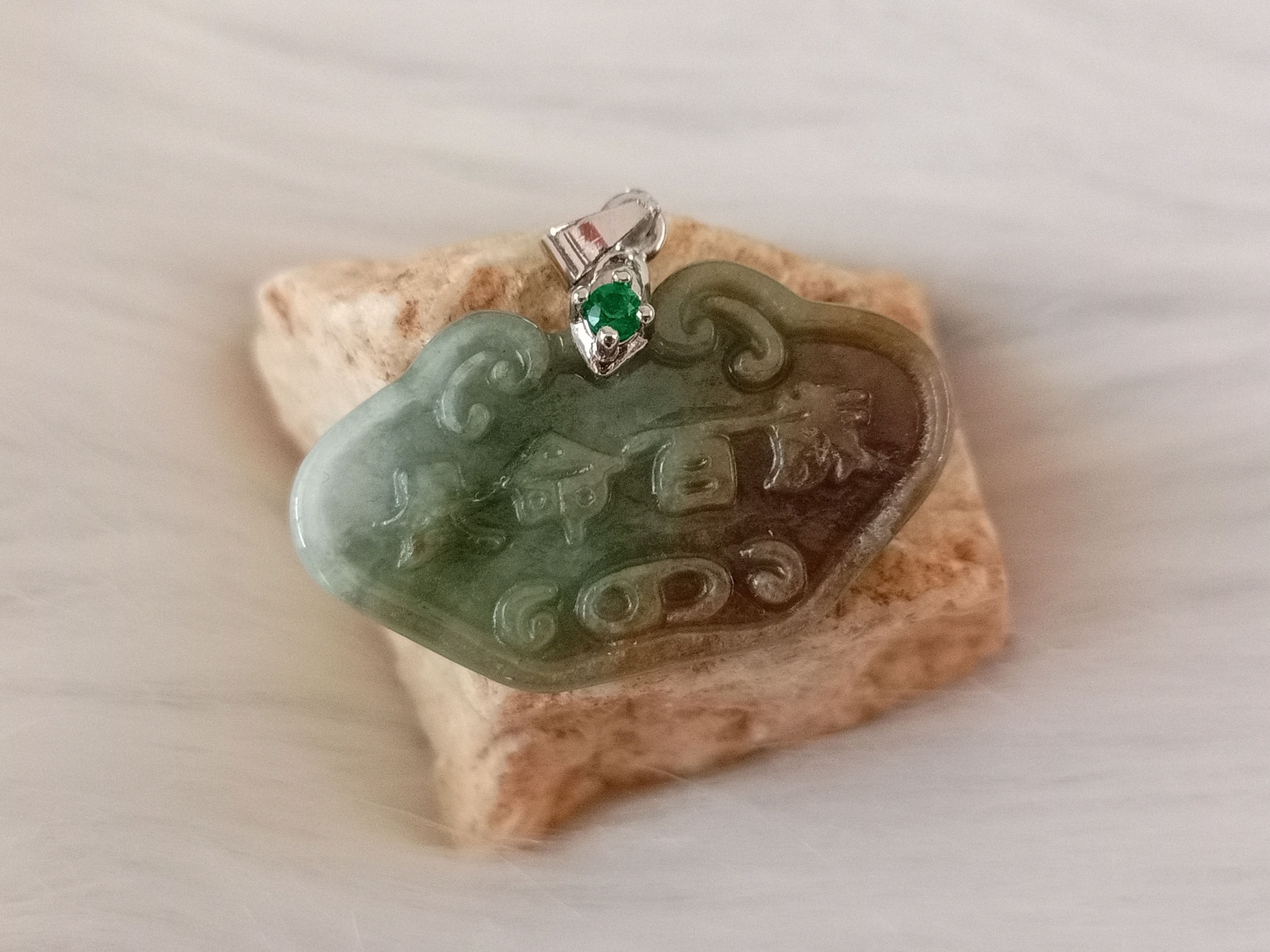 🍀 P468 - Natural Myanmar Jadeite Jade 