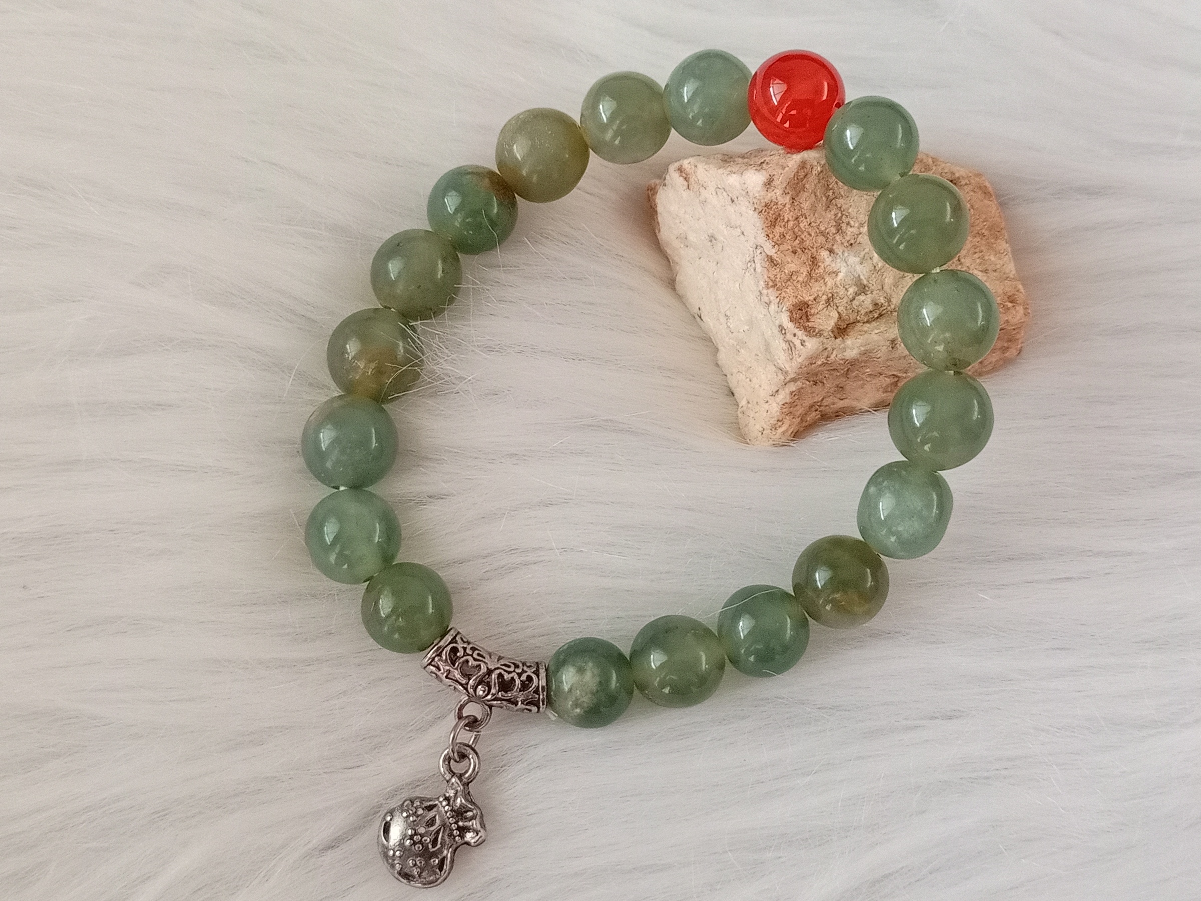 🍀 C213 - Natural Serpentine Jade Bracelet 9mm++ (Slightly flawed) 天然岫岩岫玉绿冰透手串 手链 9mm++ (微瑕)