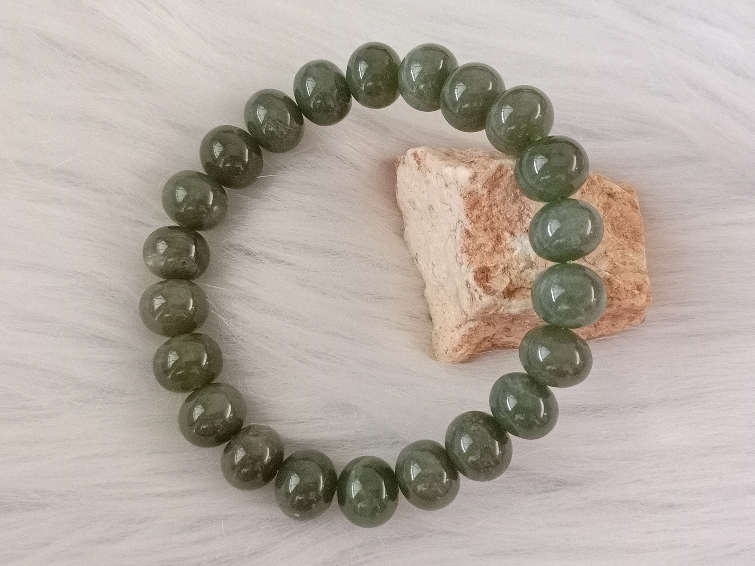 🍀 C217 - Natural Nephrite Jade Hetian Jade Bracelet 10mm (with certificate) 天然和田玉绿色手串 手链 10mm (附证书)