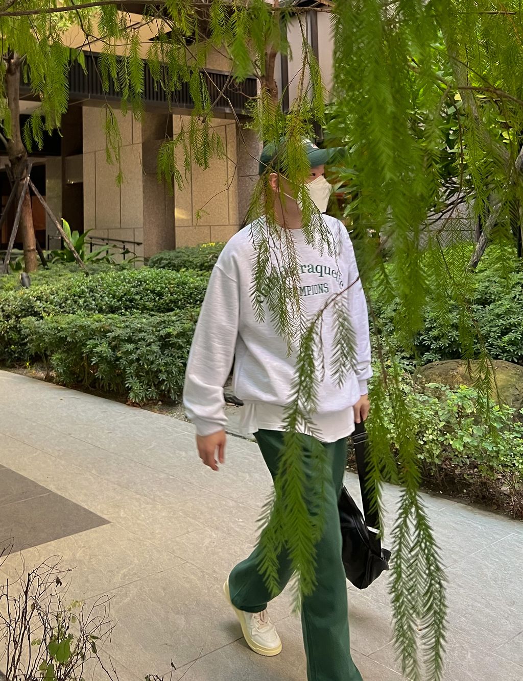 OPPAKOREA 大打褶深綠牛仔寬褲