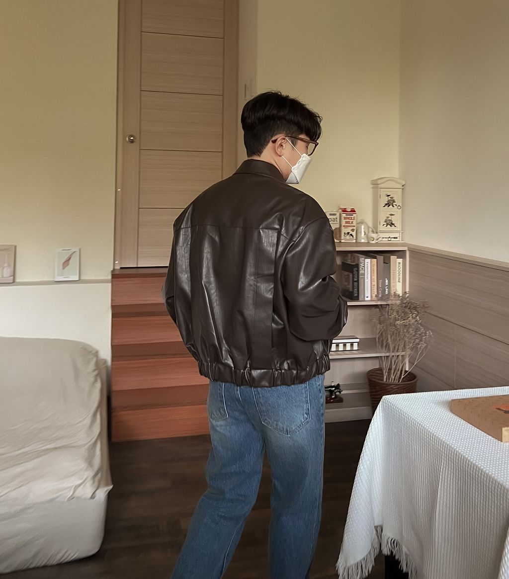 OPPAKOREA 隱藏鈕扣短版皮革外套 (2色)