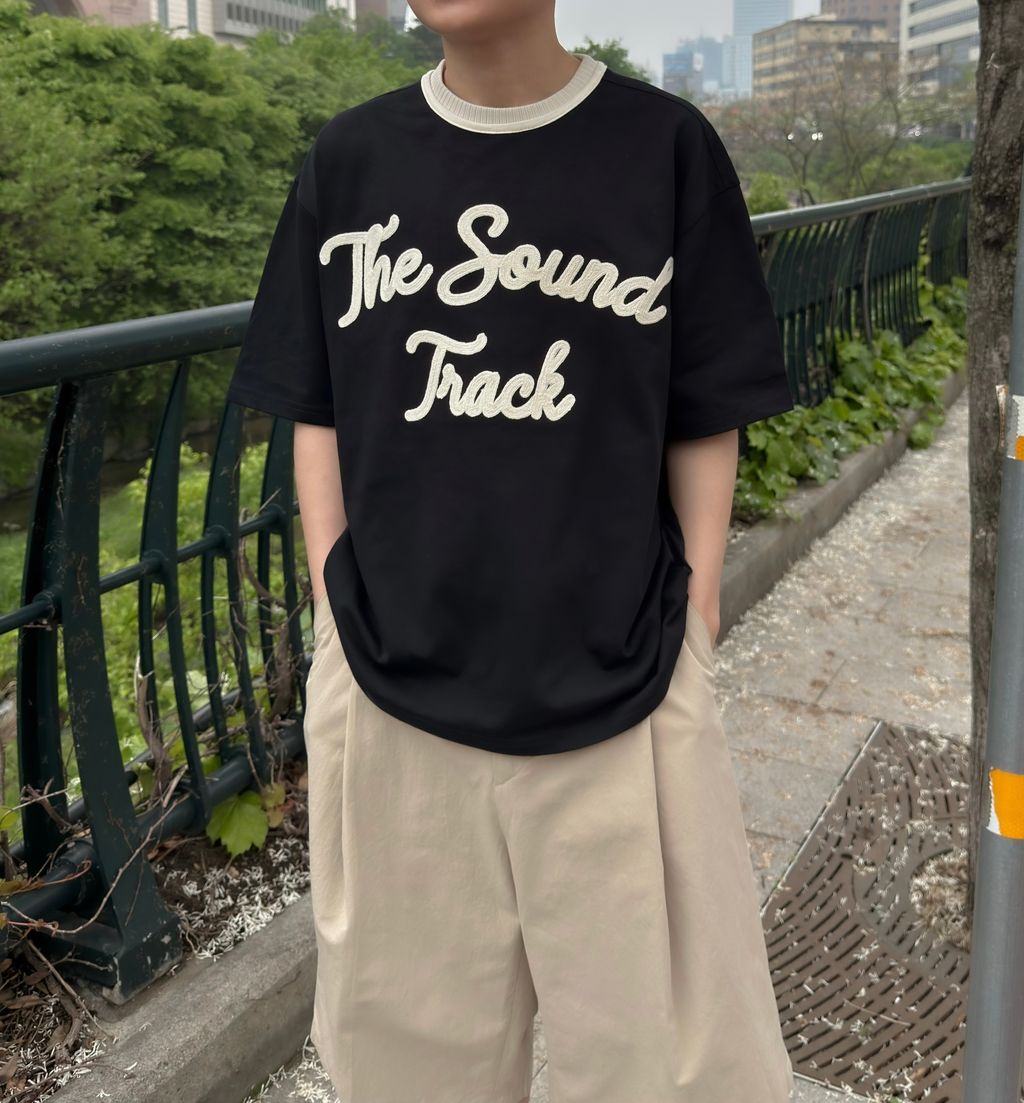 OPPAKOREA Track 鍊式英字刺繡短T (2色)