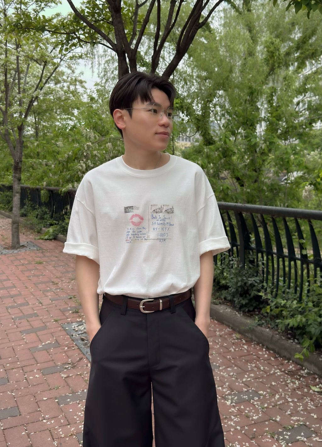 OPPAKOREA Kiss 明信片圖像短T