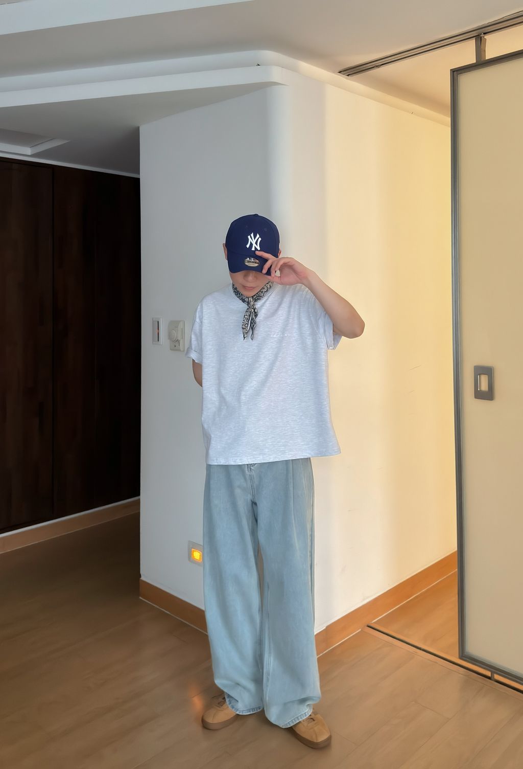 OPPAKOREA 打褶側邊弧線牛仔寬褲