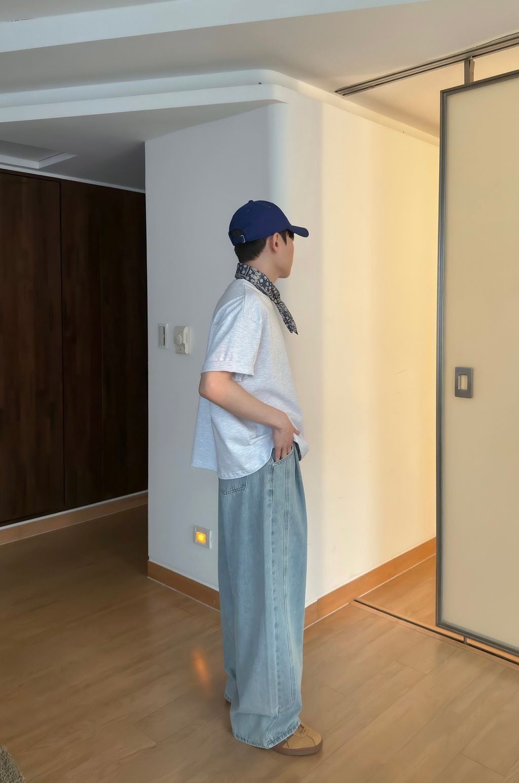 OPPAKOREA 打褶側邊弧線牛仔寬褲