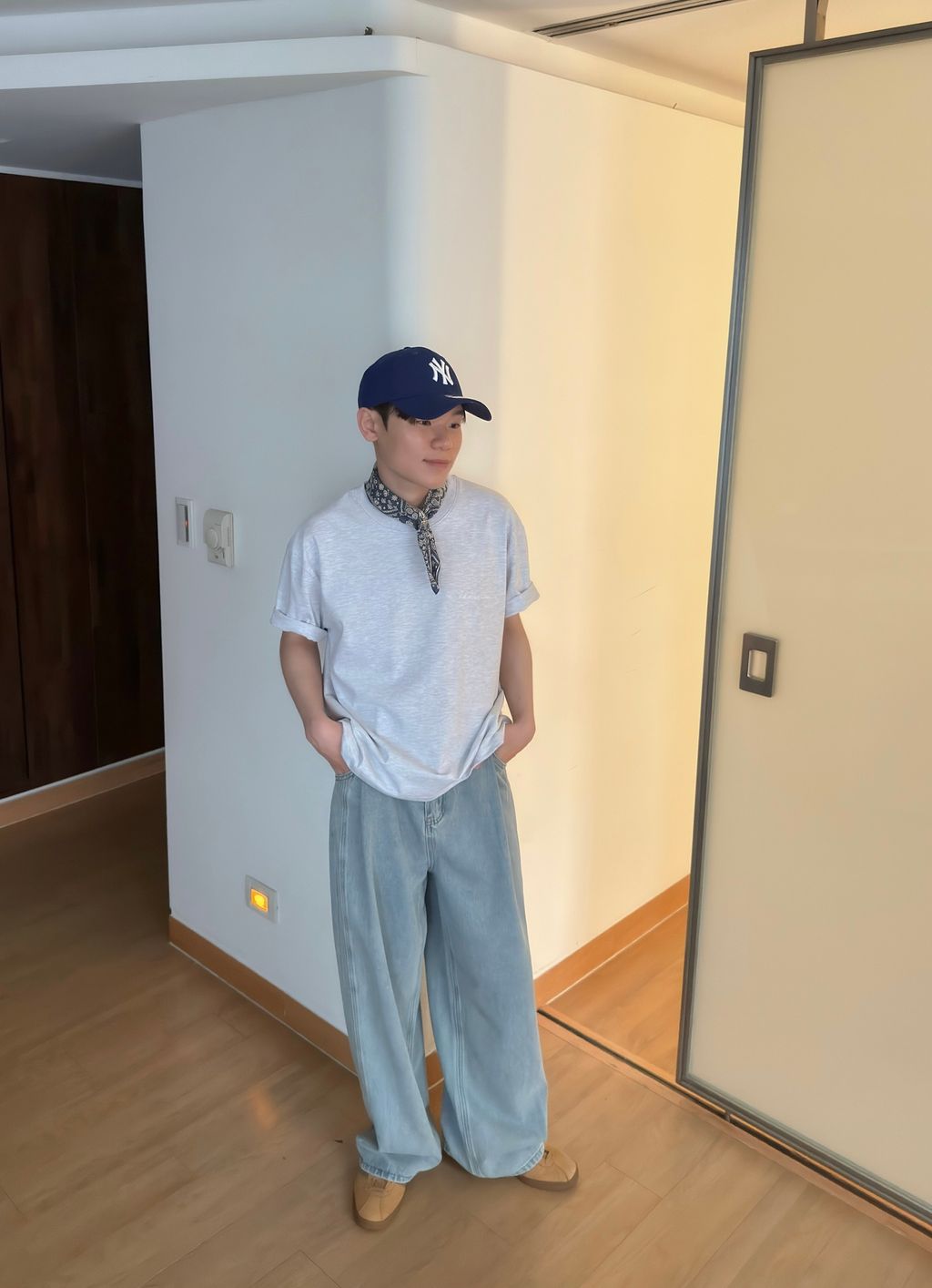 OPPAKOREA 打褶側邊弧線牛仔寬褲