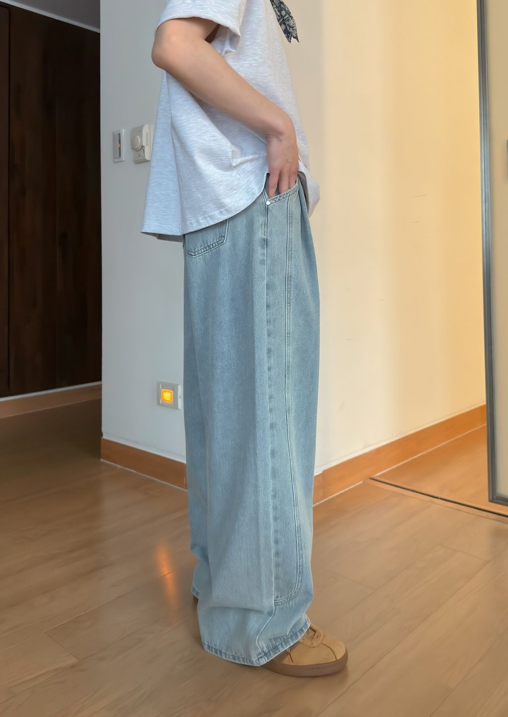 OPPAKOREA 打褶側邊弧線牛仔寬褲