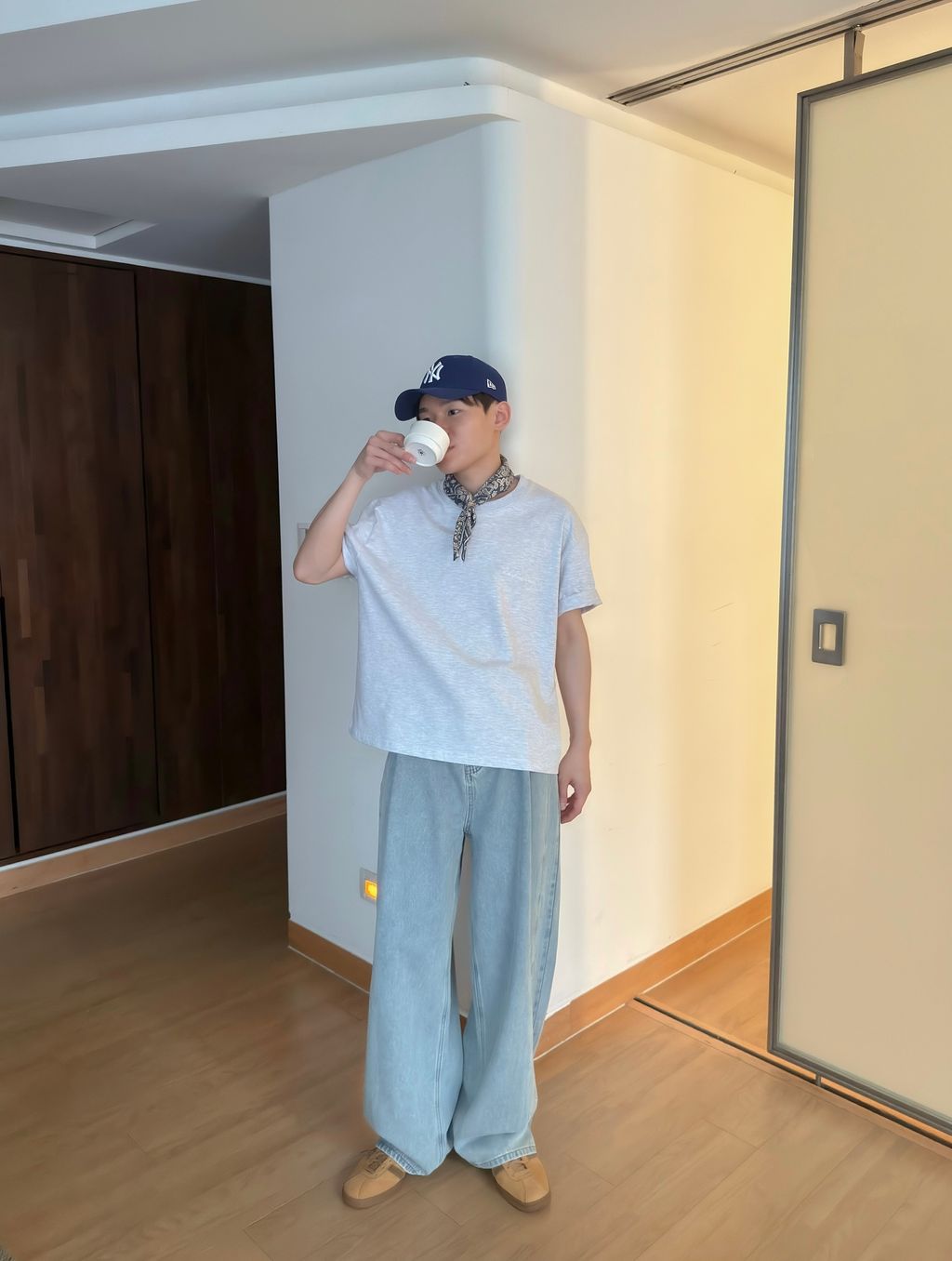 OPPAKOREA 打褶側邊弧線牛仔寬褲