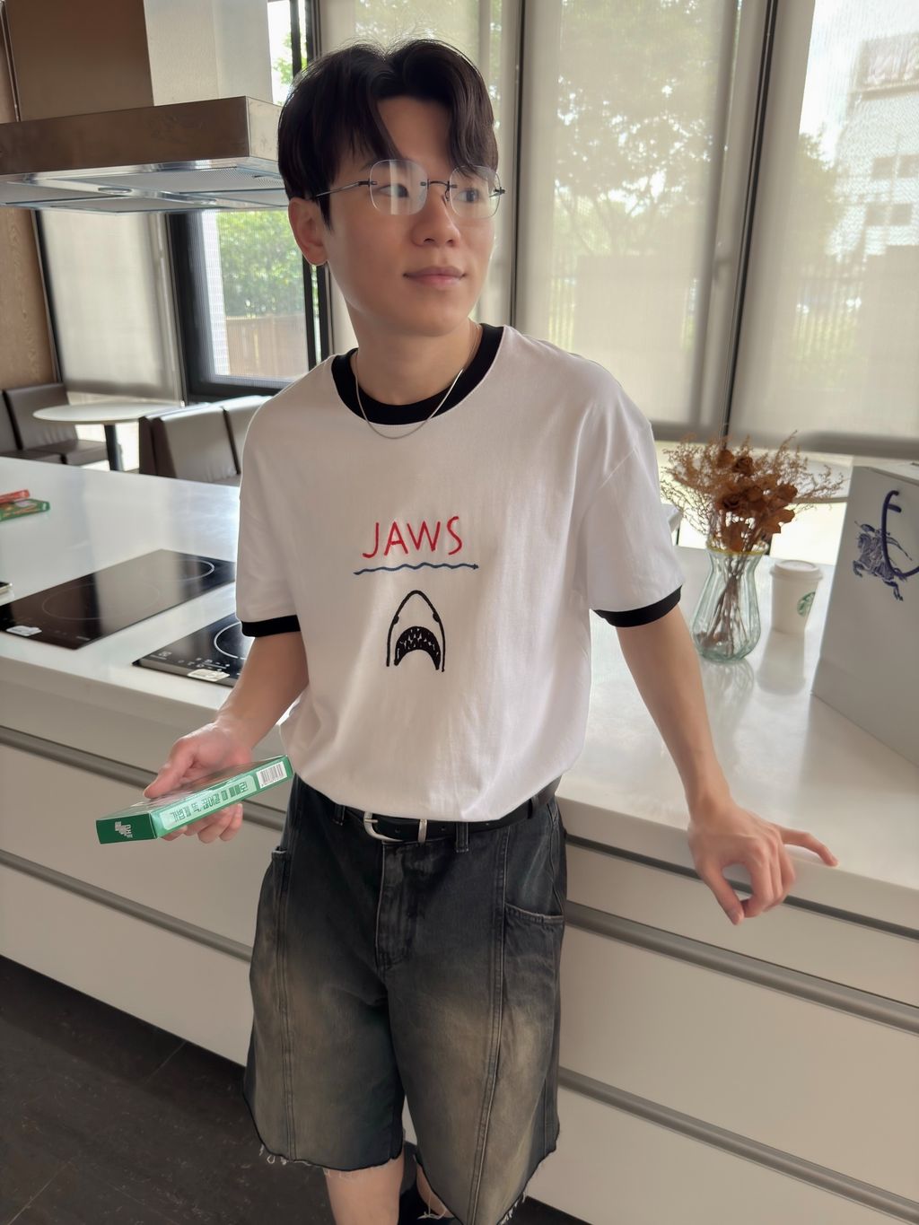 OPPAKOREA 大白鯊緞面繡滾邊短T (2色)