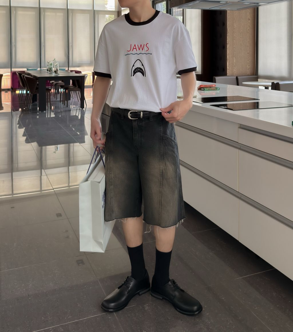 OPPAKOREA Dust 縫線剪裁百慕達牛仔短褲 (推薦單品!!!)