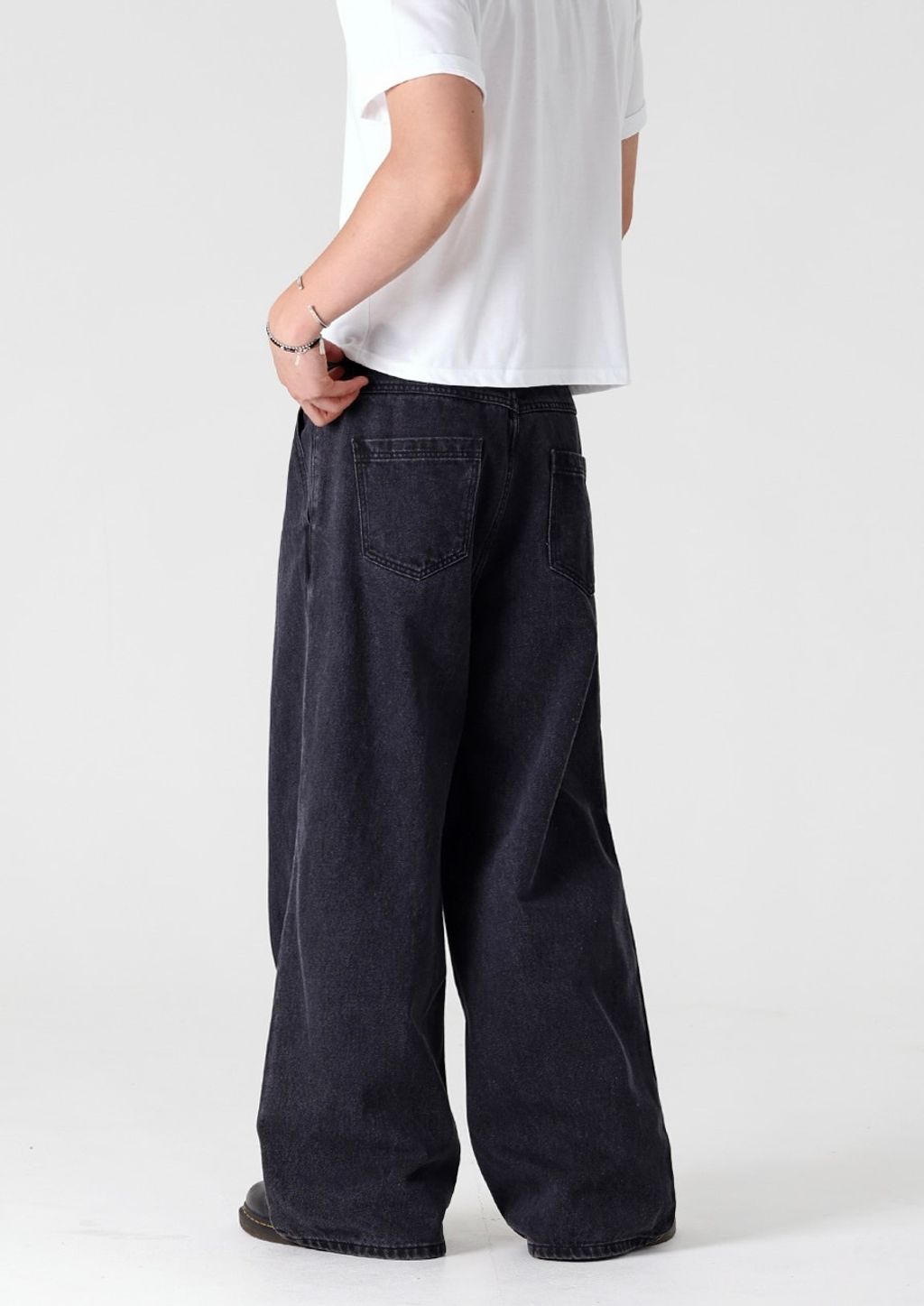 로컬_램블-사이드-핀턱-데님-팬츠_02 (1)