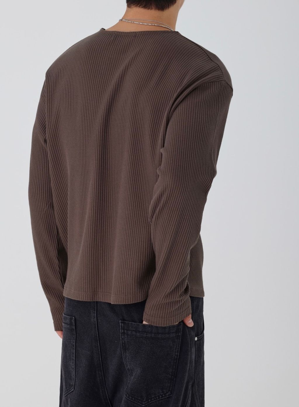 누티지_크롭-와플-머슬-긴팔티_브라운2 (1)