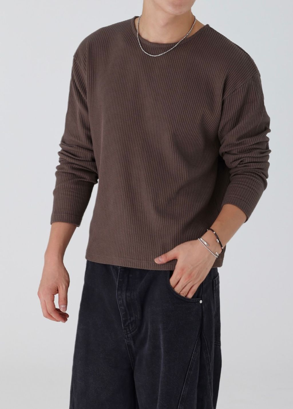 누티지_크롭-와플-머슬-긴팔티_브라운2 (2)