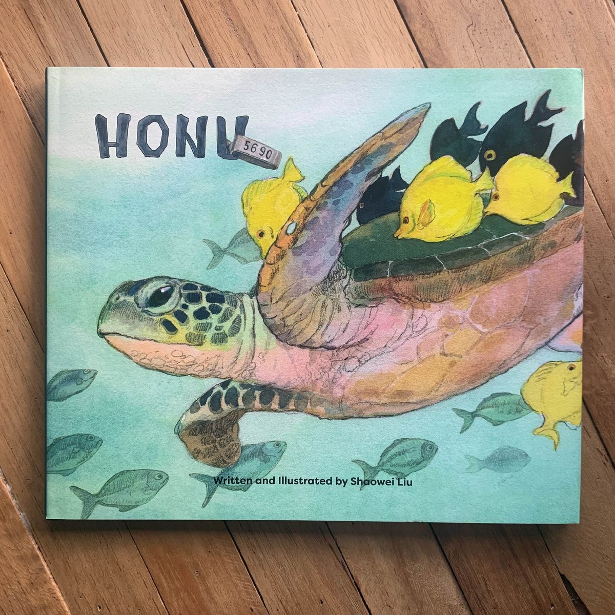 小島停琉 Linger Bookstore | HONU 5690