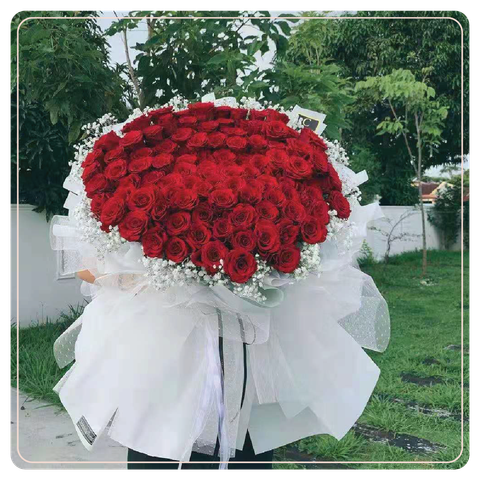 99 Fresh Red Roses with LED Light Bouquet_XXL Size_RM770.png