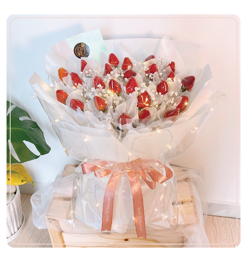 2 Boxes of Local Strawberry with Baby Breathe & LED Light Bouquet_L Size_RM247.png