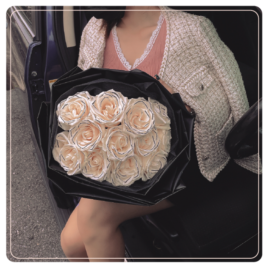 Fresh Chanel Design Columbia Roses Bouquet – Christabella Trading