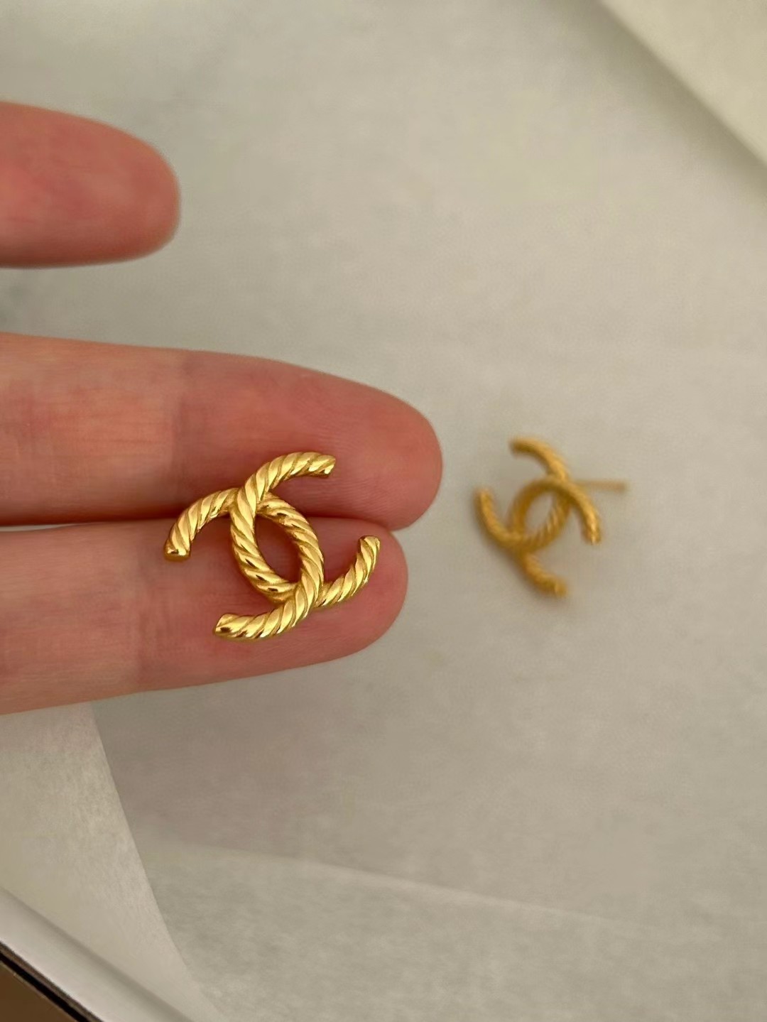 C0775BEF-A091-42C4-A1DB-130C090C678E